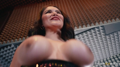 Yasmina Khan And Mei Cornejo Vips In The Club - BrazzersExxtra