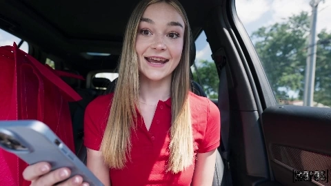 Della Cate Hot Delivery Girl Doesnt Want A Bad Review - IKnowThatGirl