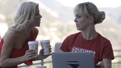 Elsa Jean And Alexis Fawx In Need Of A Good Massage - SweetheartVideo
