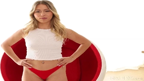 Sexy Blonde Cutie: Good Girl