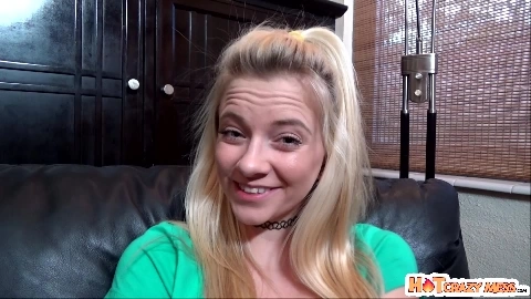 Riley Star Cant Help Myself - HotCrazyMess