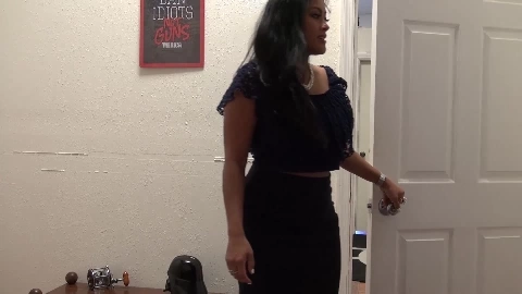 Maxine X  Mommas Home And Daddys Not