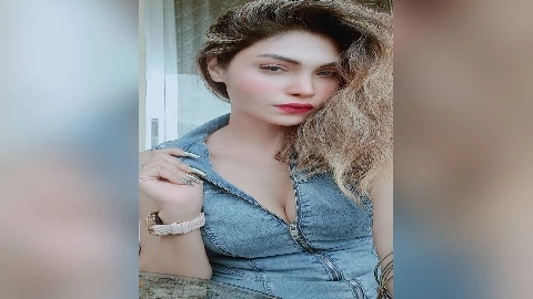 Nykee Cruz, Big Booty Latina Debuts with Interracial Anal