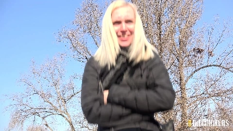 Nikka - CzechHitchHickers