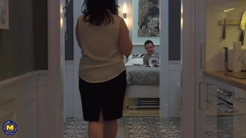 Hairy big ass mature gets smashed in her we - Mature NL