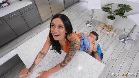 Carolina Sweets And April Olsen - BrazzersExxtra