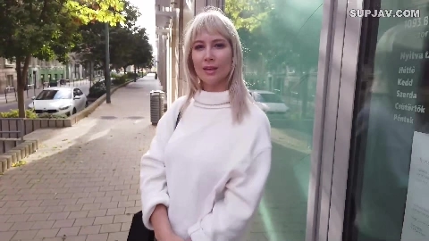 Japan-Europe friendship! A tall Hungarian beauty travels the world with gonzo shots! Sharon’s vacuum blowjob with a large amount of ejaculation in the mouth + thick creampie
