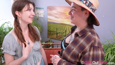 Charlie B And Sophia Rose Keeping It Wet - GirlsOutWest