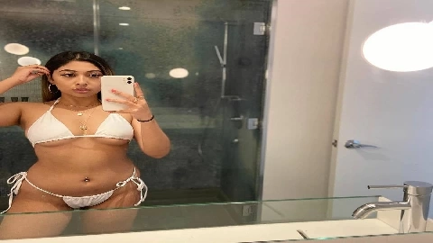 Angell Summers Squirts While Smashed by a BBC