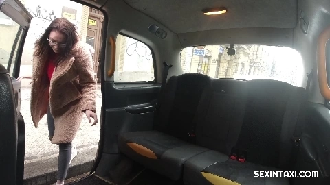 SexInTaxi E19 Keira Flow CZECH