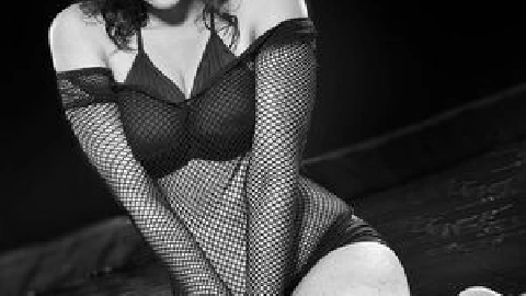 The Bombshells 6 - Aidra Fox