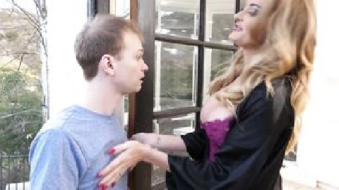 Cheating Housewife - Linzee Ryder