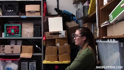 Kat Monroe - Shoplyfter