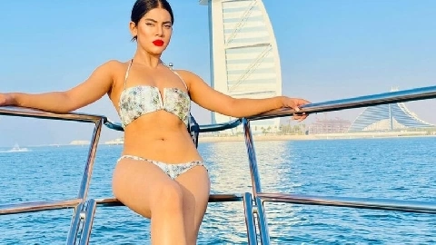 Even Six Massive Dicks Failed to Destroy Kristys Ass !!