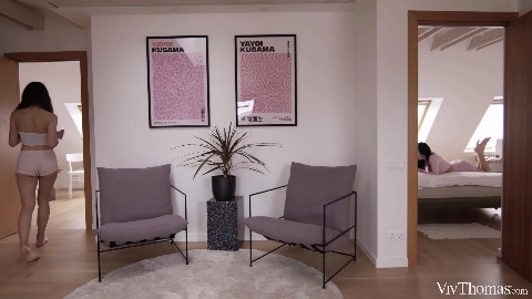 Ella Bonita And Simon Kiss Me More - VivThomas