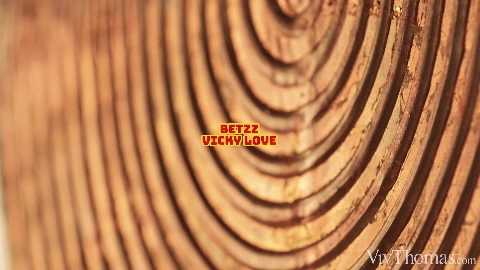 VivThomas - Vicky Love And Betzz - Head To Toe