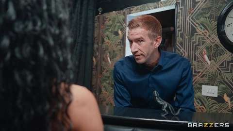 Not The Room We Expected in HD - Lola Bratz