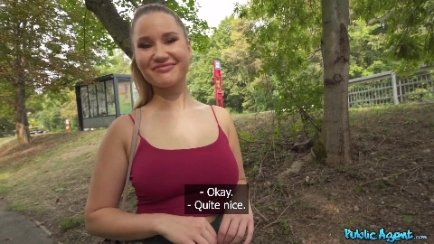 Cute girl doesnt wear panties - Amalia Davis