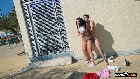 Fucking Bratz In Public - Lola Bratz