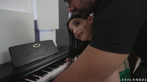 Nelly Kent - EvilAngel