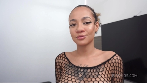 Larinha Small Returns To Porn, After Maternity Break, Fucks 4 Dicks & Drinks Pee (DAP, Anal, Pissing, Gapes, Milking Breasts, BBC) OB467 in HD - Larinha Small