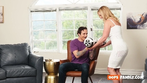 Rachael Cavalli Stepmom In The Spotlight - OopsFamily