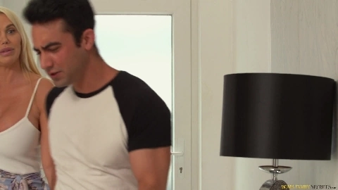 Making It Up To Mom [HD Porn] - Tori Cummings