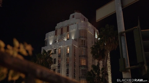 Sweltering Summer in 4k - Summer Vixen