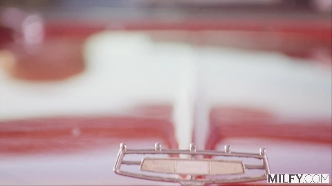 MILFY Stunning Hotwife Daisy Fuentes Ride A Huge Cock While Hubby Watches