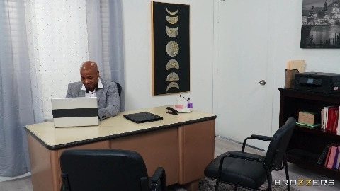 Office Suck And Fuck - Cherie Deville