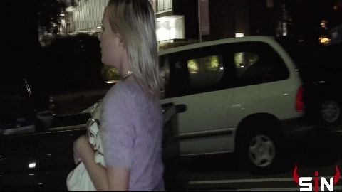 she trippin - natalia queen