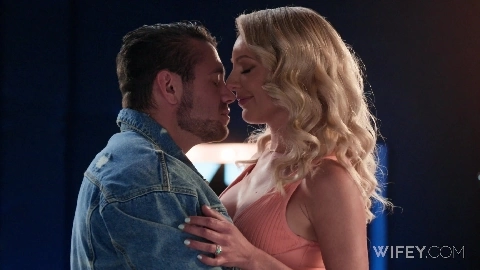 Victoria Rey And Leo Cute Blonde Hotwife Gets Fucked Doggystyle - Wifey