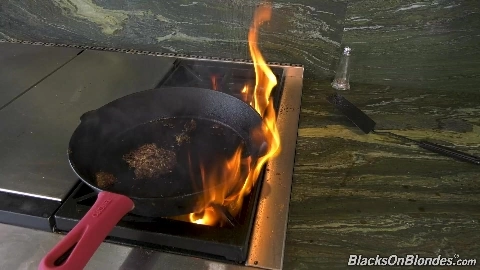 Madison Summers - Blacksonblondes