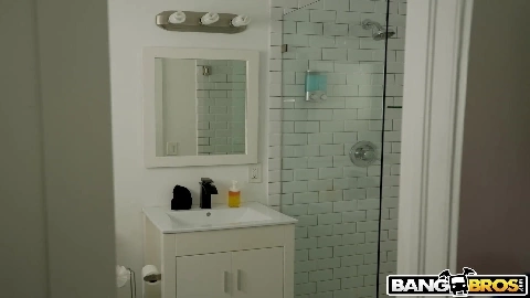 Graycee Baybee Step Mommy Takes Hot Shower