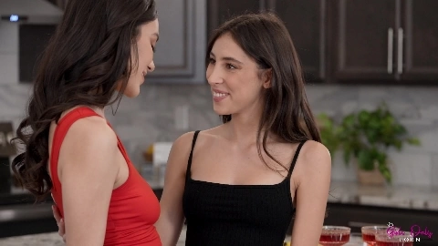 Emma Rosie Eva Generosi Melody Marks And Sawyer Cassidy - GirlsOnlyPorn