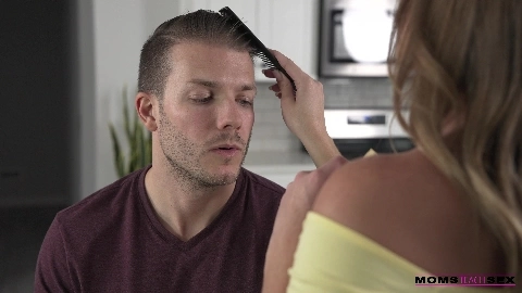 Aila Donovan & Katie Kush Horny Threesome