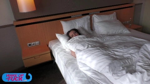 E419 Olivia Zlota - WakeUpNFuck