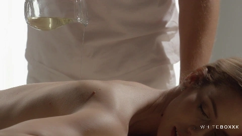 Relaxing Massage And Sex For Hot Blonde - Nesty