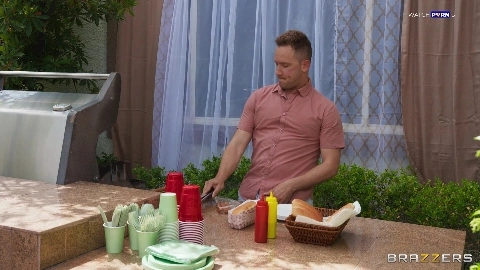 Sneaky Booty Bouncing BBQ - Nika Venom