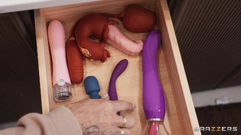 Coulda, Shoulda, Futa in 4K - Robbin Banx