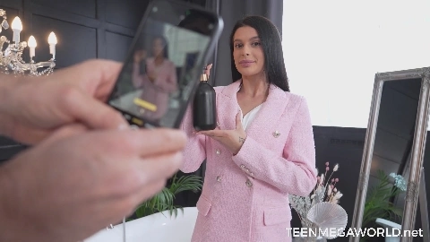 Photographer and A Model in HD - Asandra Dewy