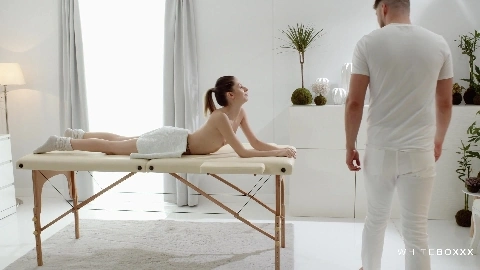 Pussy Massage - Rebecca Volpetti