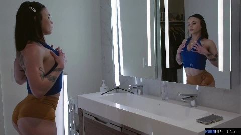 Bathroom Beauty - Lucia Rossi