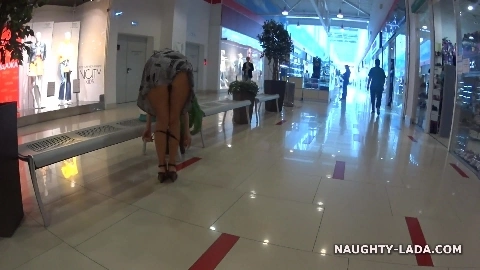 flashing in a mall - Naughty Lada