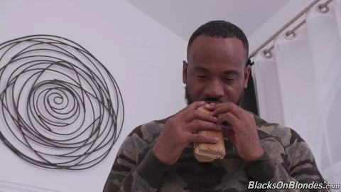 Jovan Jordan & Musa Phoenix & Selena Ivy - Blackonblondes