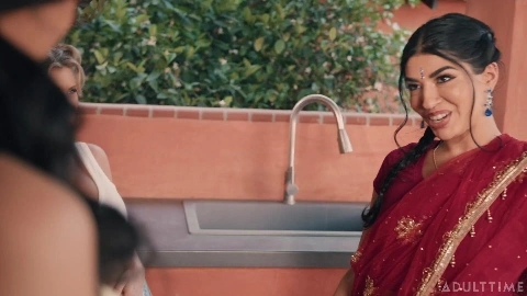 Roxie Sinner, Andie Anderson, Jasmine Sherni - New In Town