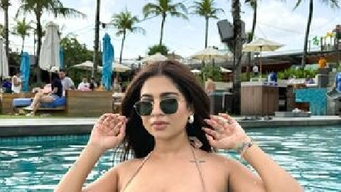 Fit Sporty Mom Lexi Has Secret Sex With Sons Roomie - Lexi Smith