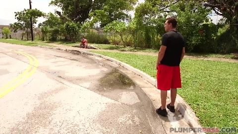 To Catch A Cougar [HD Porn] - Erika Xstacy