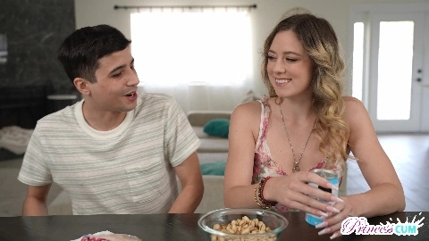 Stepsister Is A Dirty Slut in 4K - River Lynn