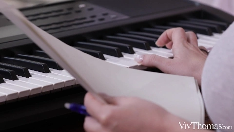 VivThomas - Sata Jones And Amalia Davis - Love Song